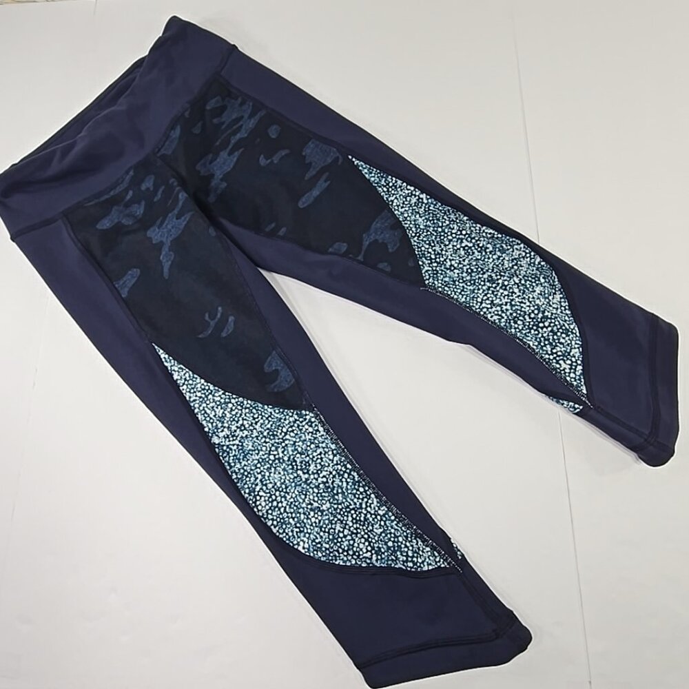 LULULEMON Wunder Under Crop Pant Size 4 Alberta Lake Oil Camo Pebble NAVY BLUE..